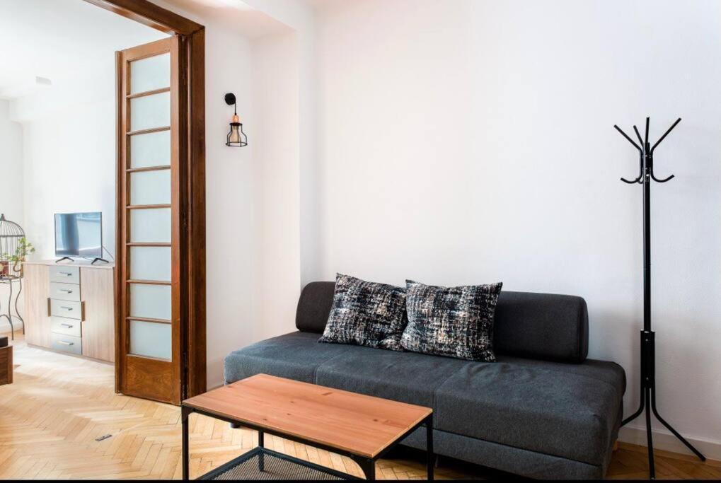 Classy Apartment Unirii Square Бухарест Экстерьер фото
