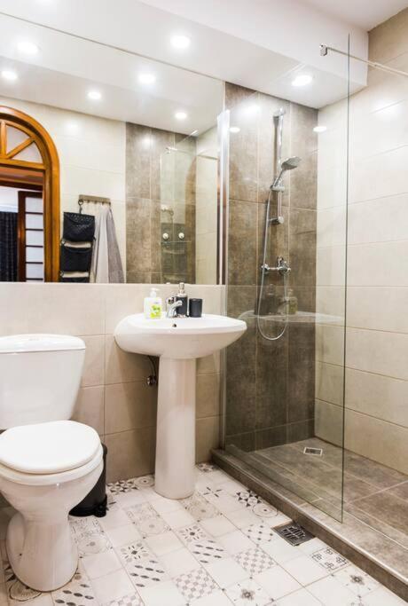 Classy Apartment Unirii Square Бухарест Экстерьер фото